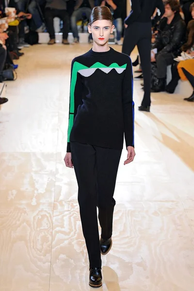 Look 4